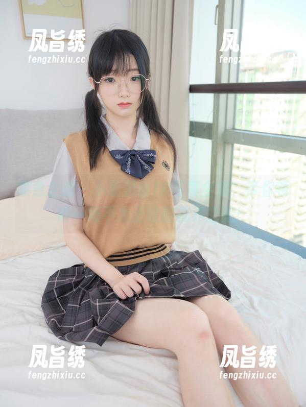 紧急企划 - 小恩黑丝JK写真全集，带你领略一场不太正经的视界之旅！