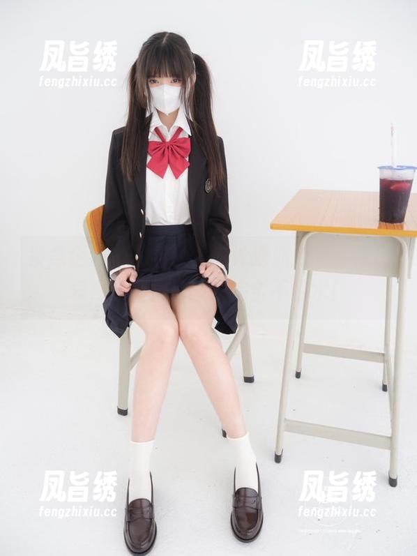 紧急企划 - 见希w，游泳池派对的最新代表，原图相信我！完全不怕水！