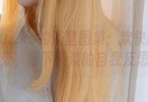 纸悦Etsu_ko的浴室图集：欢快的淋浴声旁，留下淡淡的自我反思