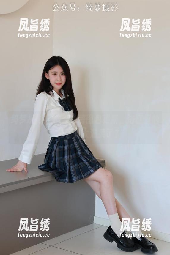绮梦摄影 - 小莉泳装图包更新，浴缸里的水是不是太温柔了？