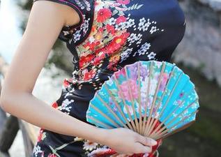 美媛馆 - 侦探模式开启，唐琪儿il的豹纹写真里藏了什么？