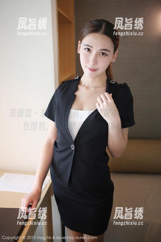 美媛馆 - 就那样坐着，田芯娜Angel的粉色图包，像从梦里走出来的仙女。