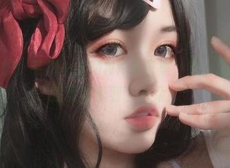 最新出炉！芊川一笑MNK写真集，纯白的场景里我竟然看到了云朵！