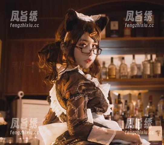 芊川一笑MNK和她的旗袍，给你一份不一样的免费图包体验