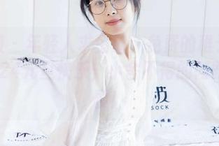 袜啵啵 - 年轻人求生欲：免费的稚予花絮和2024元旦快乐，小舍不得的同时又想要！