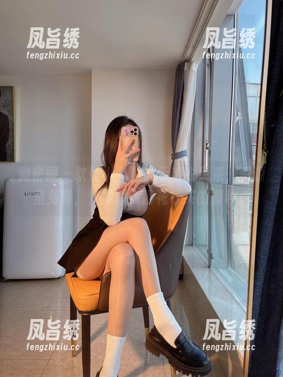 微密圈 - 软妹小九九展示毛衣风采，资源虽免费，效果却值得花钱买的那种。