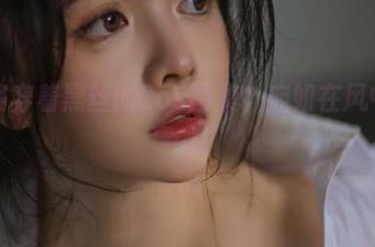 阿寨寨穿着黑丝的Cos图集，宛如在风中轻轻一转