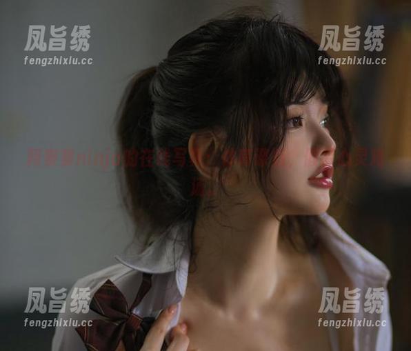 阿寨寨ninja的在线写真：体育课后，假装心灵鸡汤。