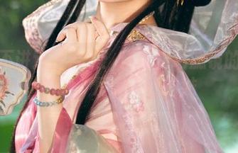 雯妹不讲道理合集：自带粉色滤镜的白色蝴蝶，厉害了我的妹