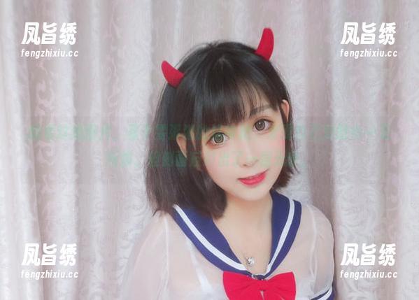 翻看这组图片，基于雯粥粥的连衣裙，发现自己对时尚一无所知，但侧面反射出了一层无奈。