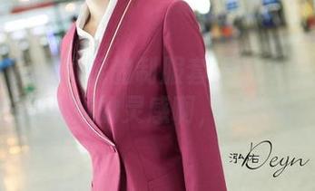 青豆客 - 汪佩妮的制服套图分享：这都是在哪儿找的灵感啊，求种草！