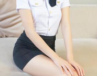 青豆客 - 魏扭扭的泳衣图集：我觉得我得免费查看一下这种画面的必要性！